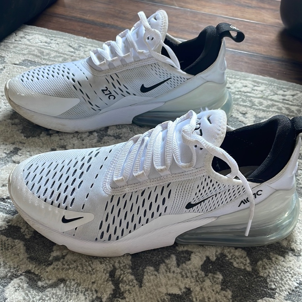 Nike 270s sneakers